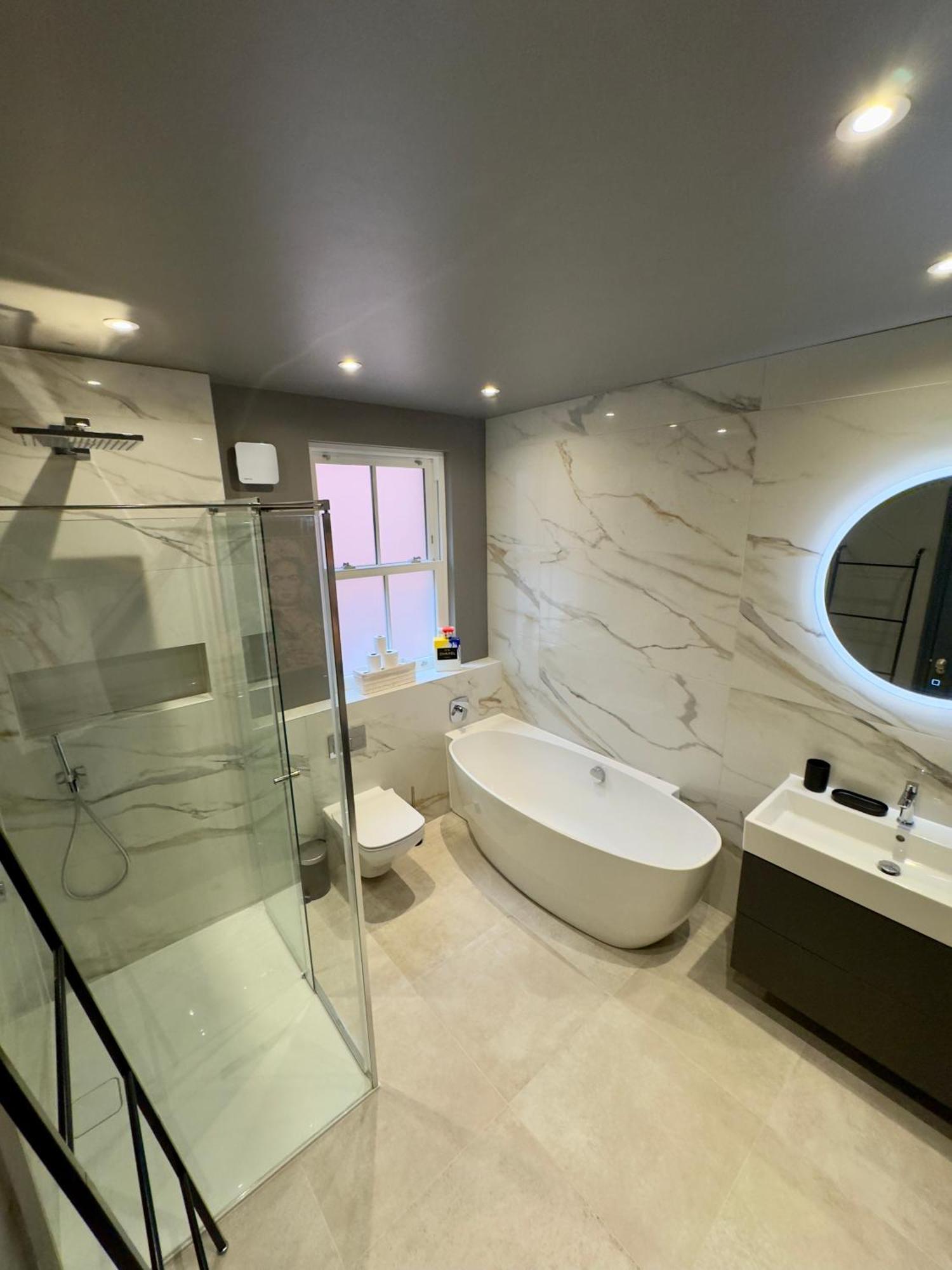 Ferienwohnung Romeo'S Arch High End Luxury In Centre Of Stratford With Parking Exterior foto