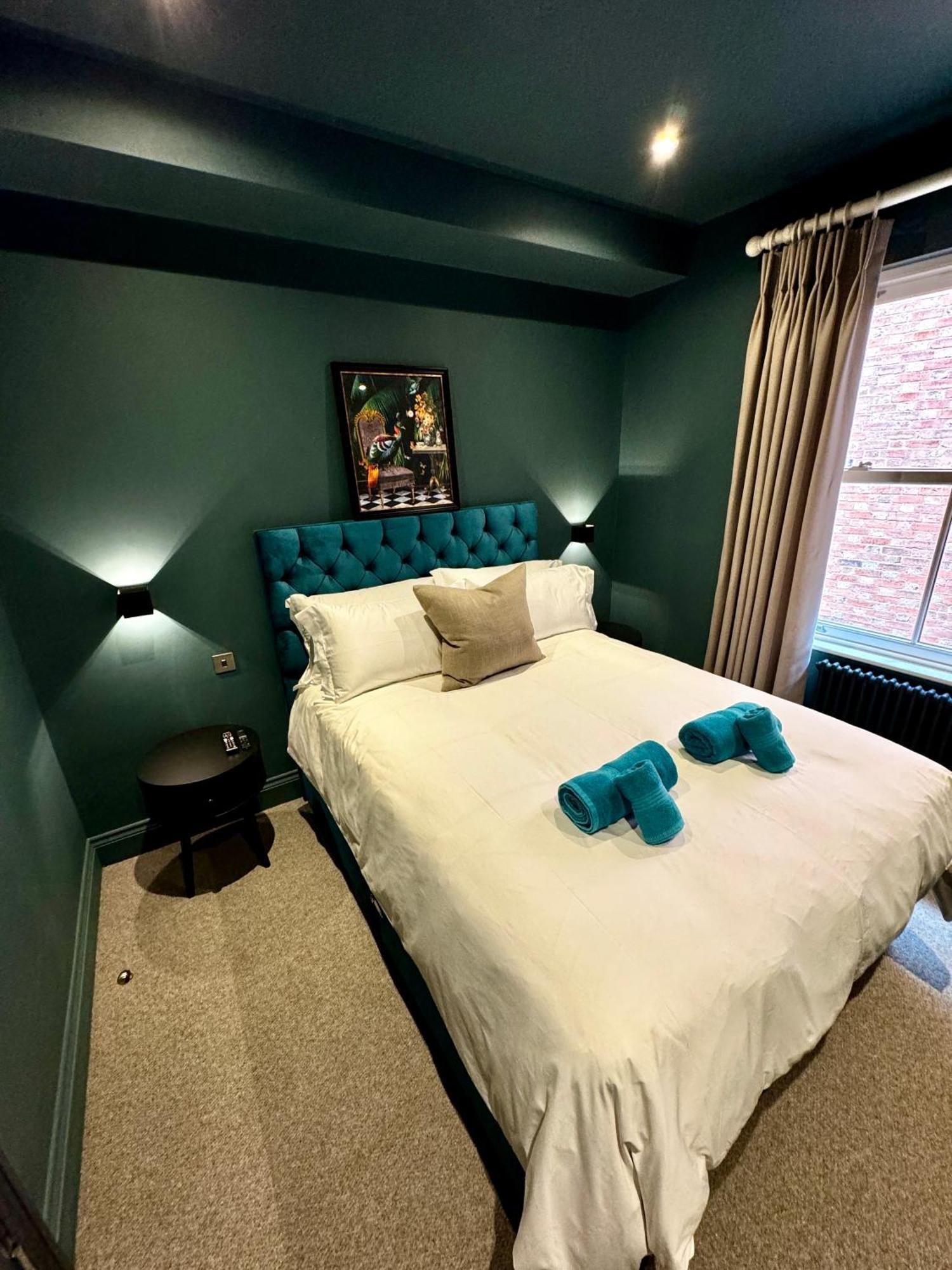 Ferienwohnung Romeo'S Arch High End Luxury In Centre Of Stratford With Parking Exterior foto